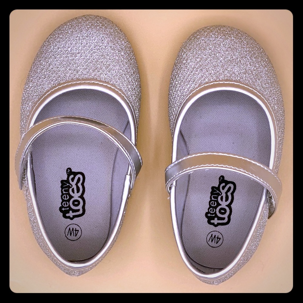Teeny Toe Flats
